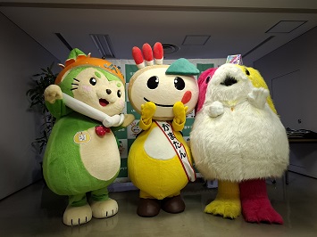 なしこまどん、かまたん、あんどんちんの写真