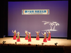 ハワイアンダンス発表会の写真