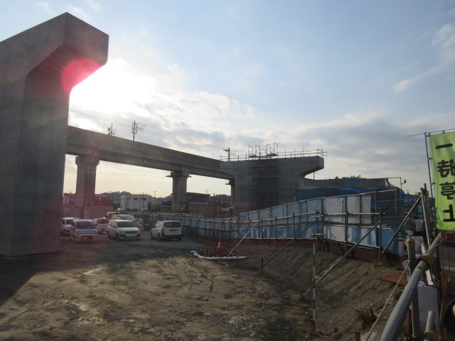 仮称土屋橋の橋脚工事現場の写真