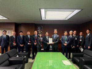 金子国土交通大臣を訪問(写真)