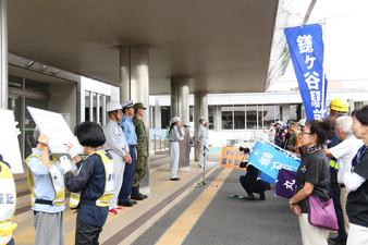 開会式で挨拶をする市長（写真）