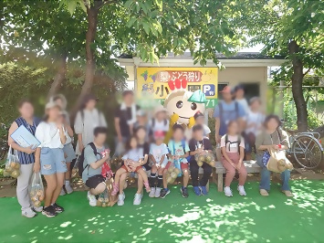 参加者の皆様とかまたんの集合写真