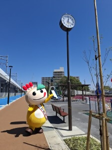 かまたんと、公園の時計の写真