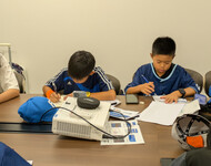 こどもたちが振り返りをしている写真