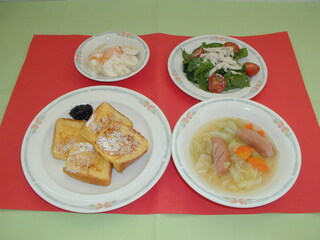 洋食メニューの一例（写真）