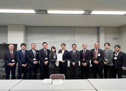 国土交通省　関東地方整備局　小澤　知幸　道路部道路企画官への要望活動の写真