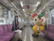 市長とかまたんと車内広告の写真