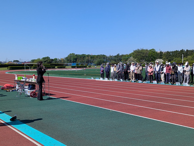 開会式で挨拶する芝田市長（写真）