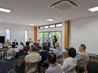 総会で挨拶をする芝田市長（写真）