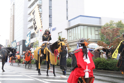 相馬野馬追の着陣式(新鎌通り)の様子(写真)
