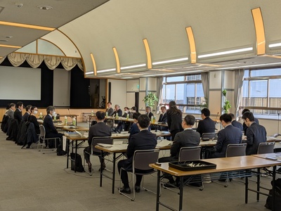 審議会の様子（写真）