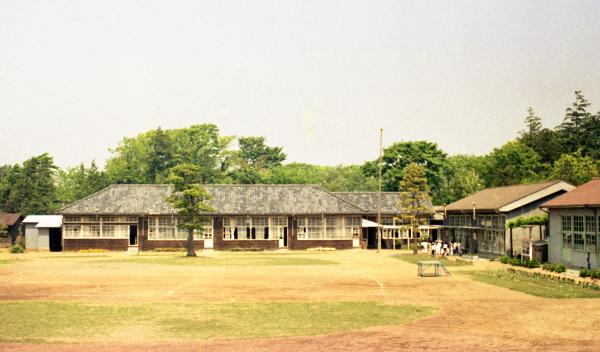昭和46年南部小学校校舎の写真