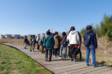 昨年の自然観察会のようす(写真)